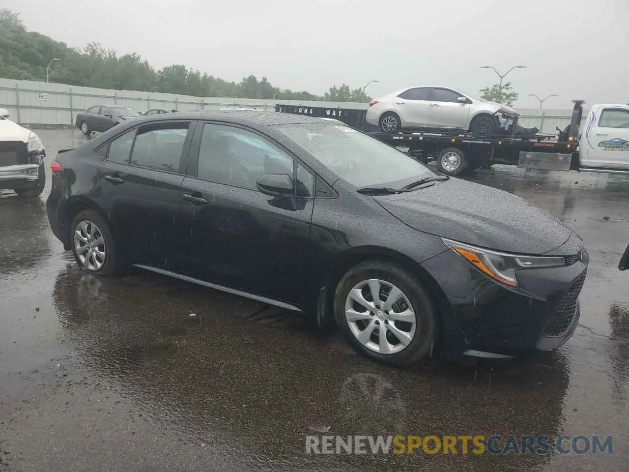 4 Photograph of a damaged car 5YFEPMAE7NP327110 TOYOTA COROLLA 2022