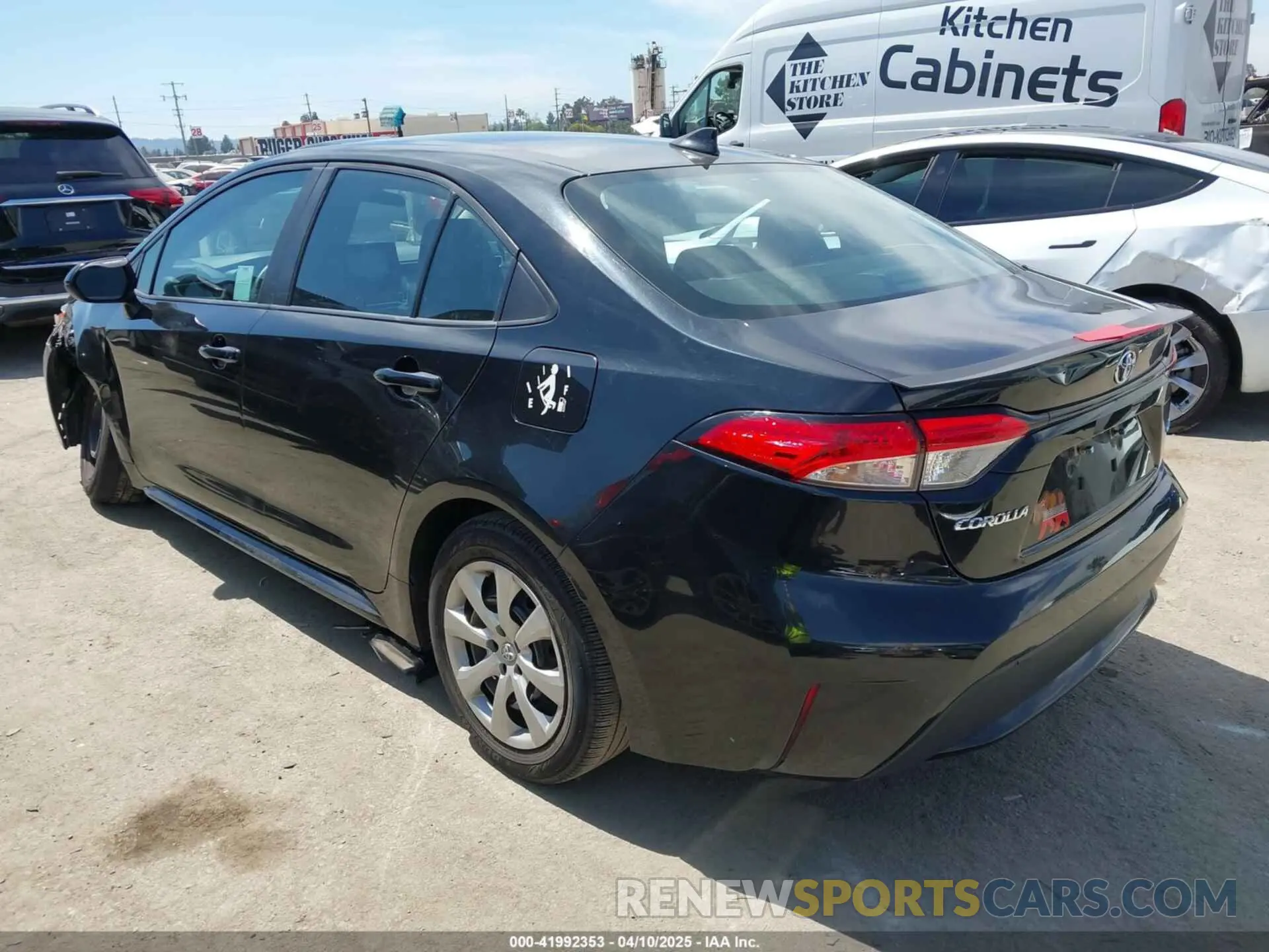3 Photograph of a damaged car 5YFEPMAE7NP331853 TOYOTA COROLLA 2022
