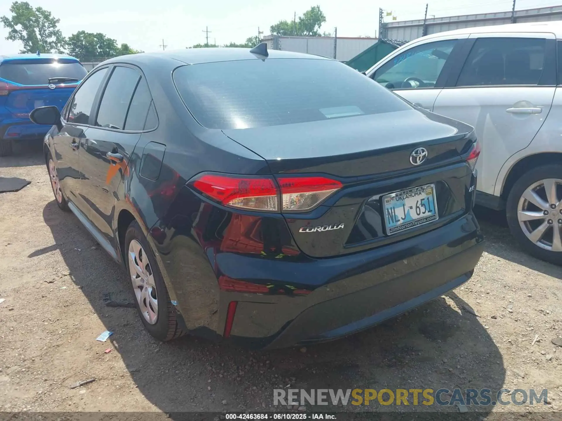 3 Photograph of a damaged car 5YFEPMAE7NP336079 TOYOTA COROLLA 2022