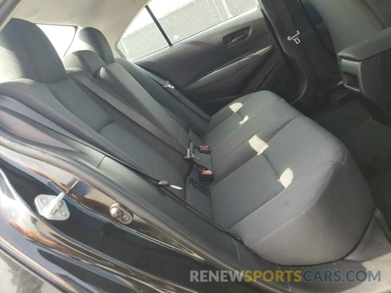 10 Photograph of a damaged car 5YFEPMAE7NP338916 TOYOTA COROLLA 2022