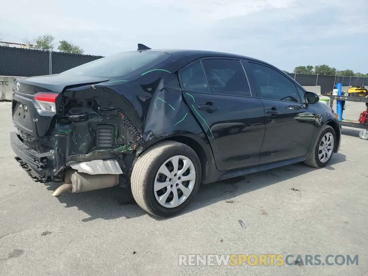 3 Photograph of a damaged car 5YFEPMAE7NP338916 TOYOTA COROLLA 2022