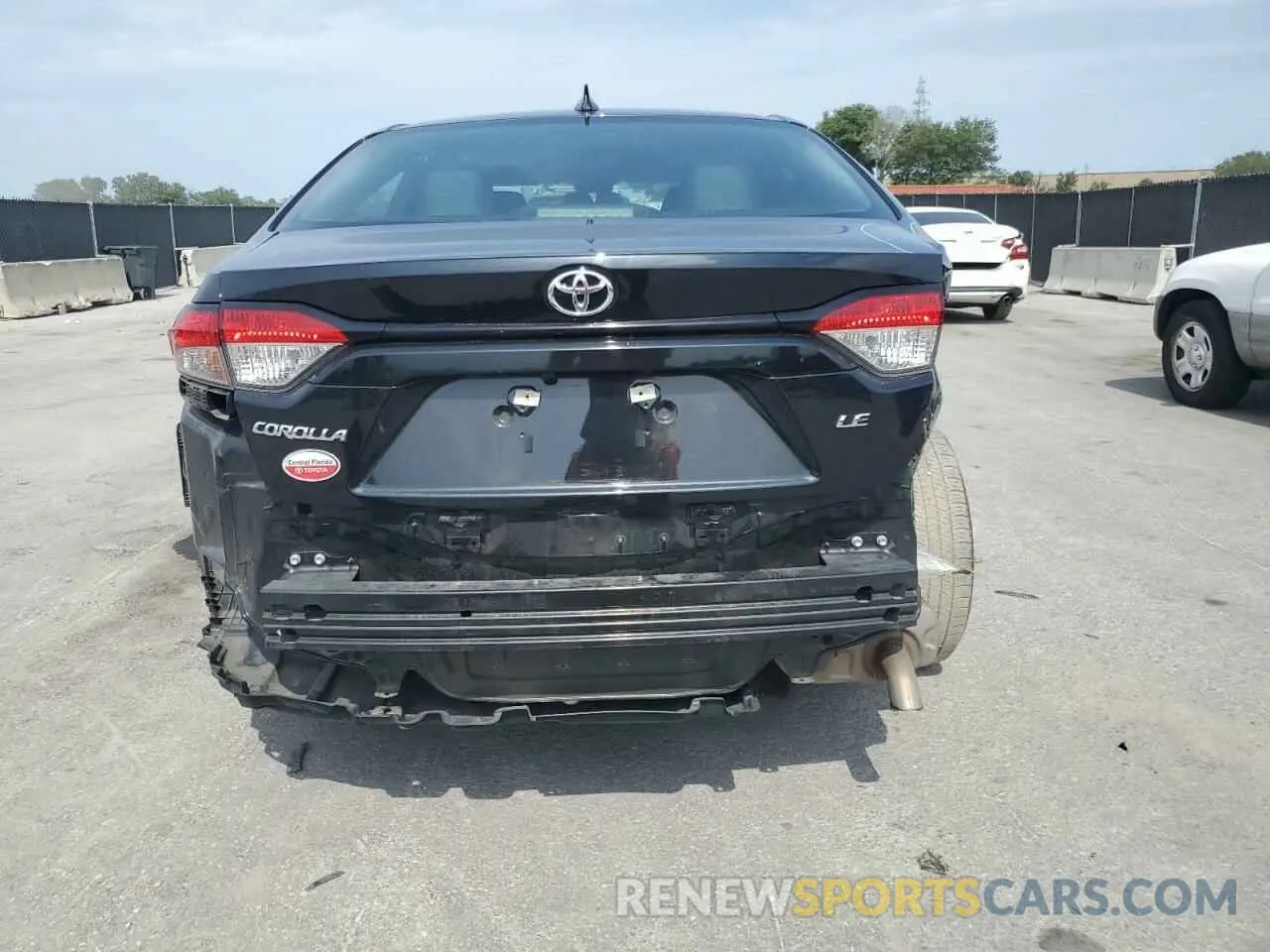 6 Photograph of a damaged car 5YFEPMAE7NP338916 TOYOTA COROLLA 2022