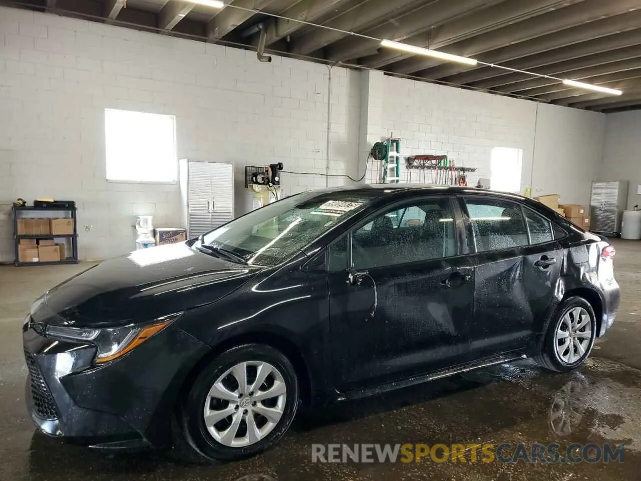 1 Photograph of a damaged car 5YFEPMAE7NP344747 TOYOTA COROLLA 2022