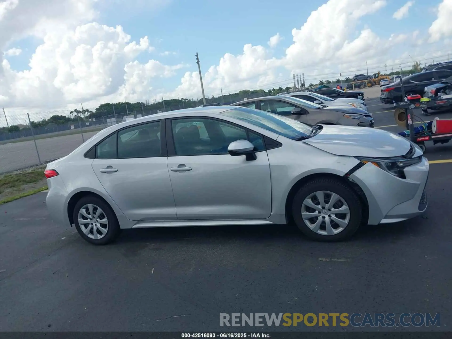 13 Photograph of a damaged car 5YFEPMAE7NP359748 TOYOTA COROLLA 2022