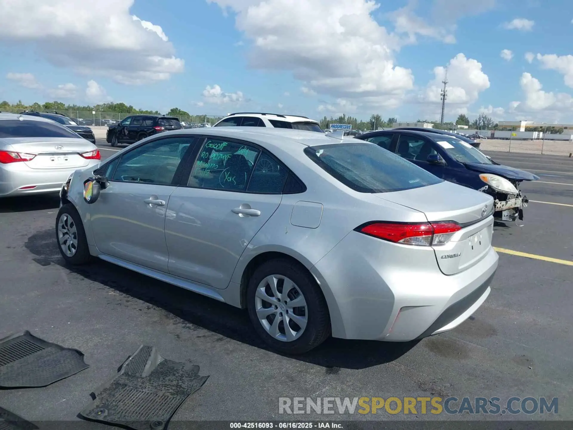 3 Photograph of a damaged car 5YFEPMAE7NP359748 TOYOTA COROLLA 2022