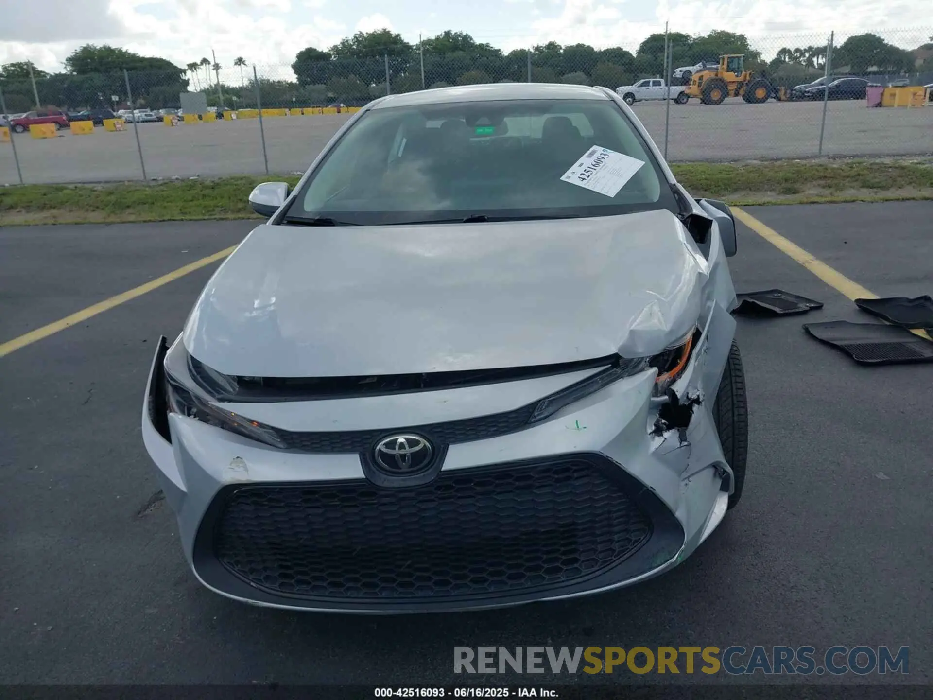 6 Photograph of a damaged car 5YFEPMAE7NP359748 TOYOTA COROLLA 2022