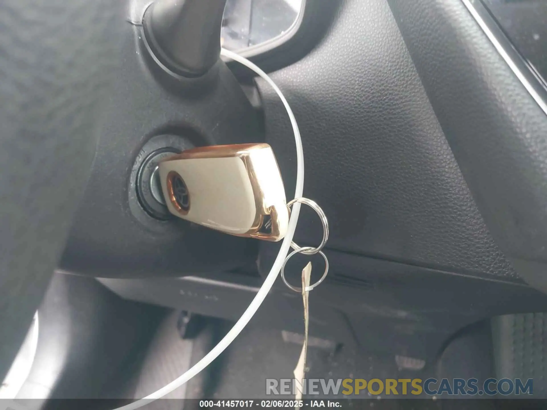11 Photograph of a damaged car 5YFEPMAE7NP362035 TOYOTA COROLLA 2022