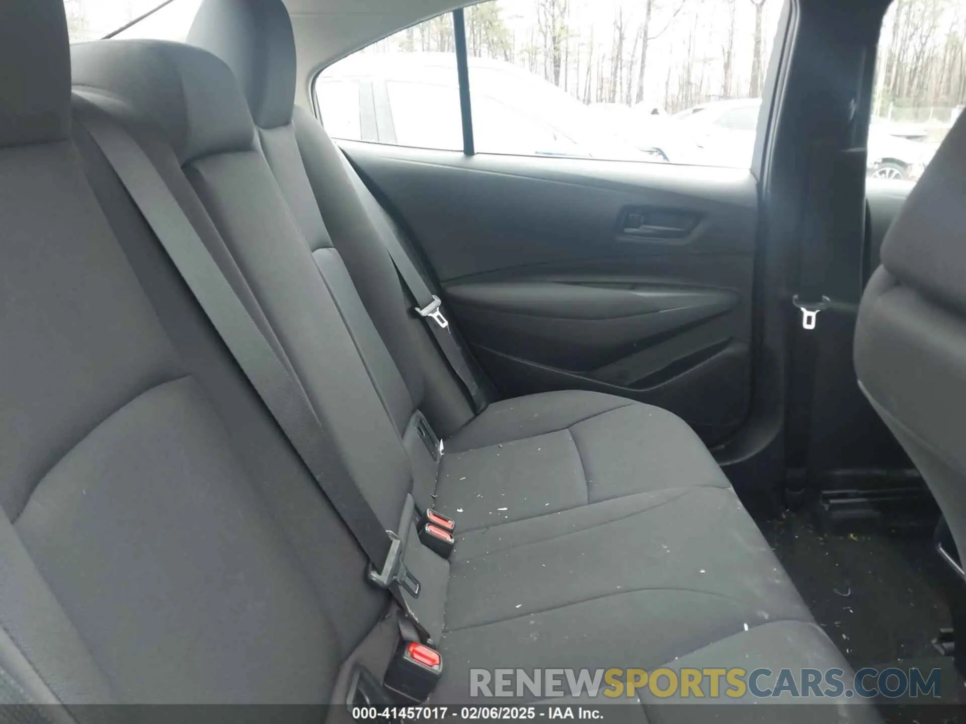 8 Photograph of a damaged car 5YFEPMAE7NP362035 TOYOTA COROLLA 2022