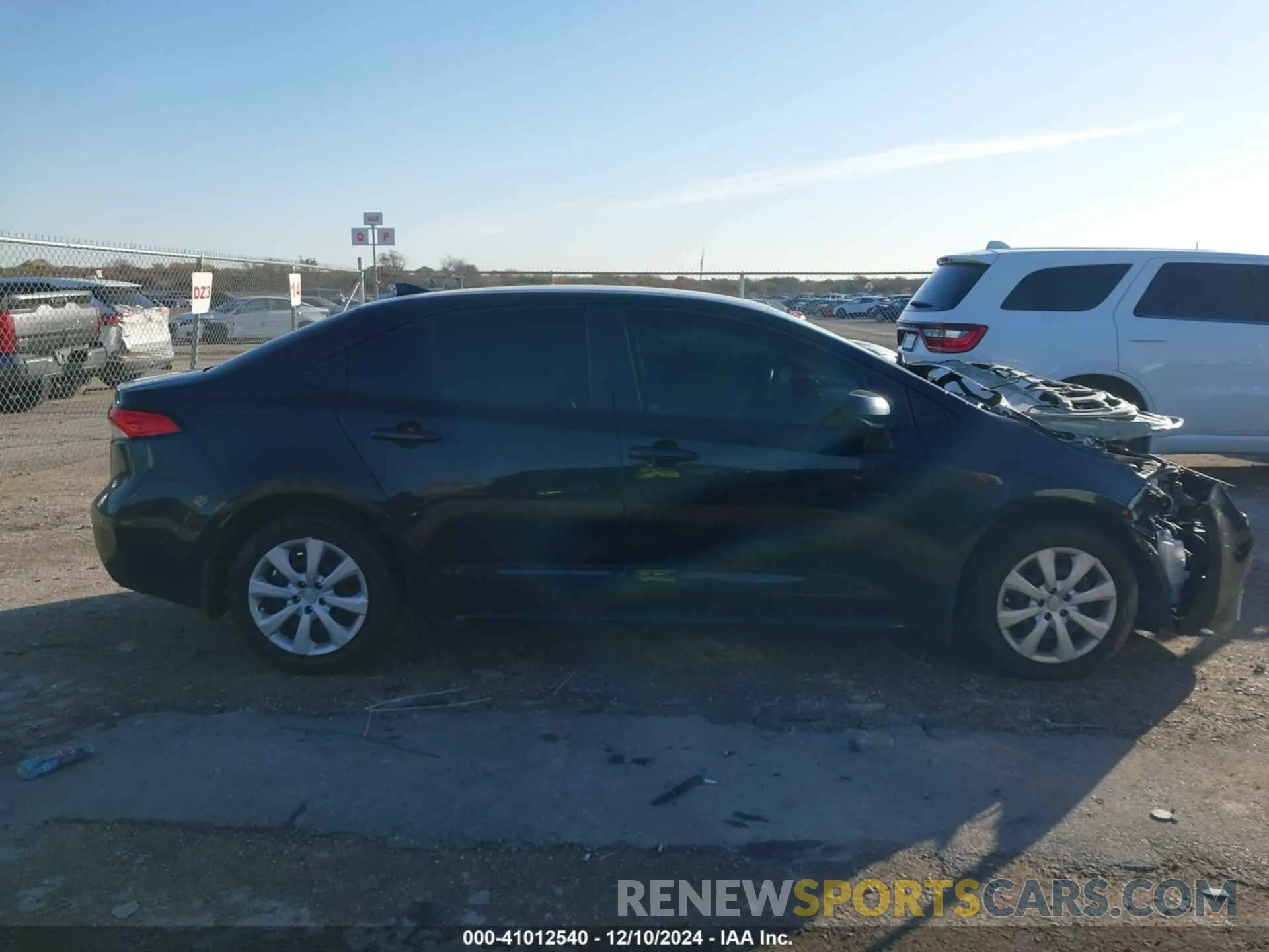 14 Photograph of a damaged car 5YFEPMAE7NP371687 TOYOTA COROLLA 2022