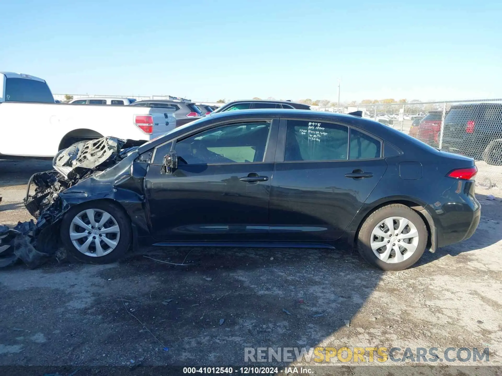 15 Photograph of a damaged car 5YFEPMAE7NP371687 TOYOTA COROLLA 2022