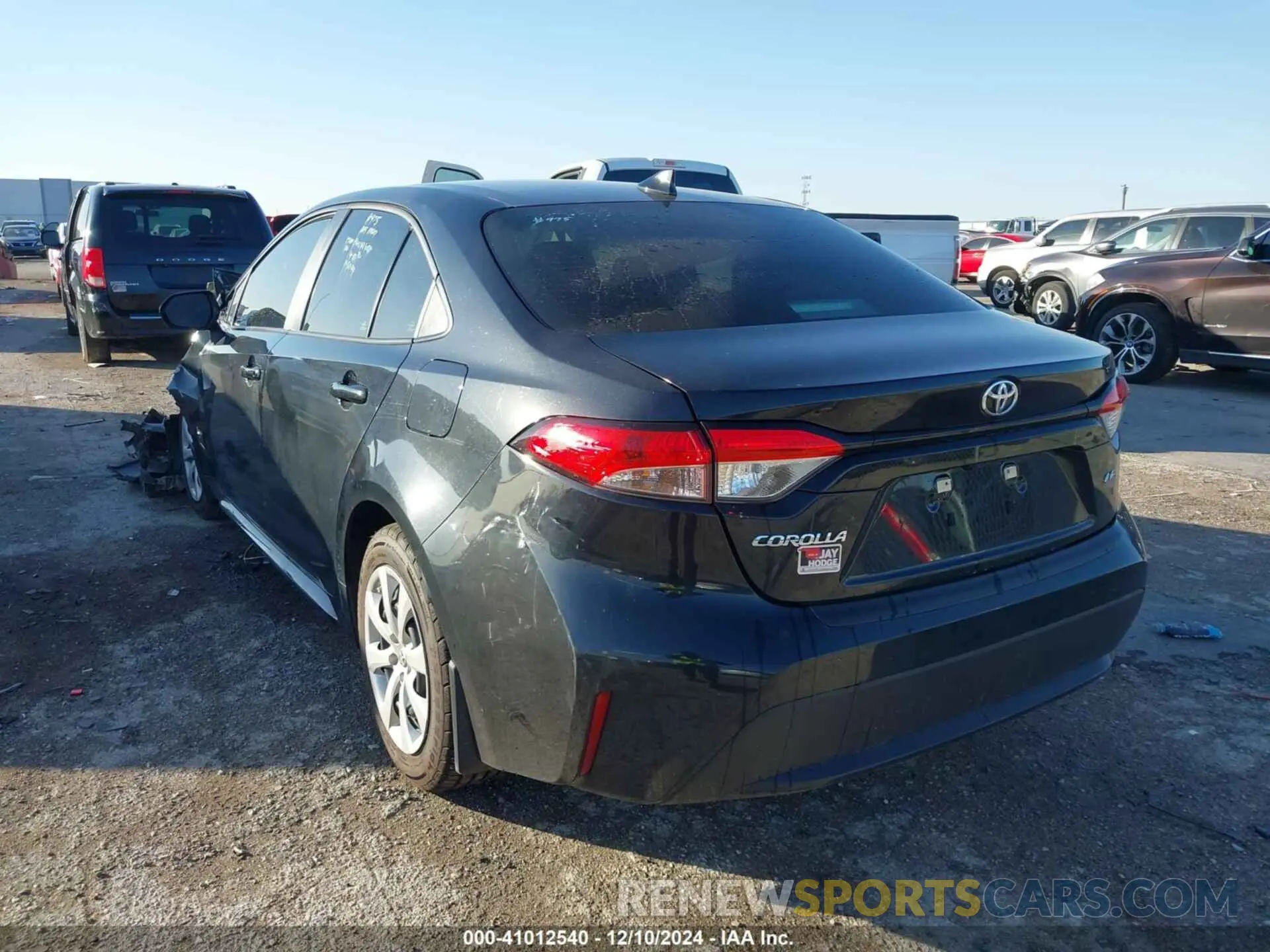3 Photograph of a damaged car 5YFEPMAE7NP371687 TOYOTA COROLLA 2022