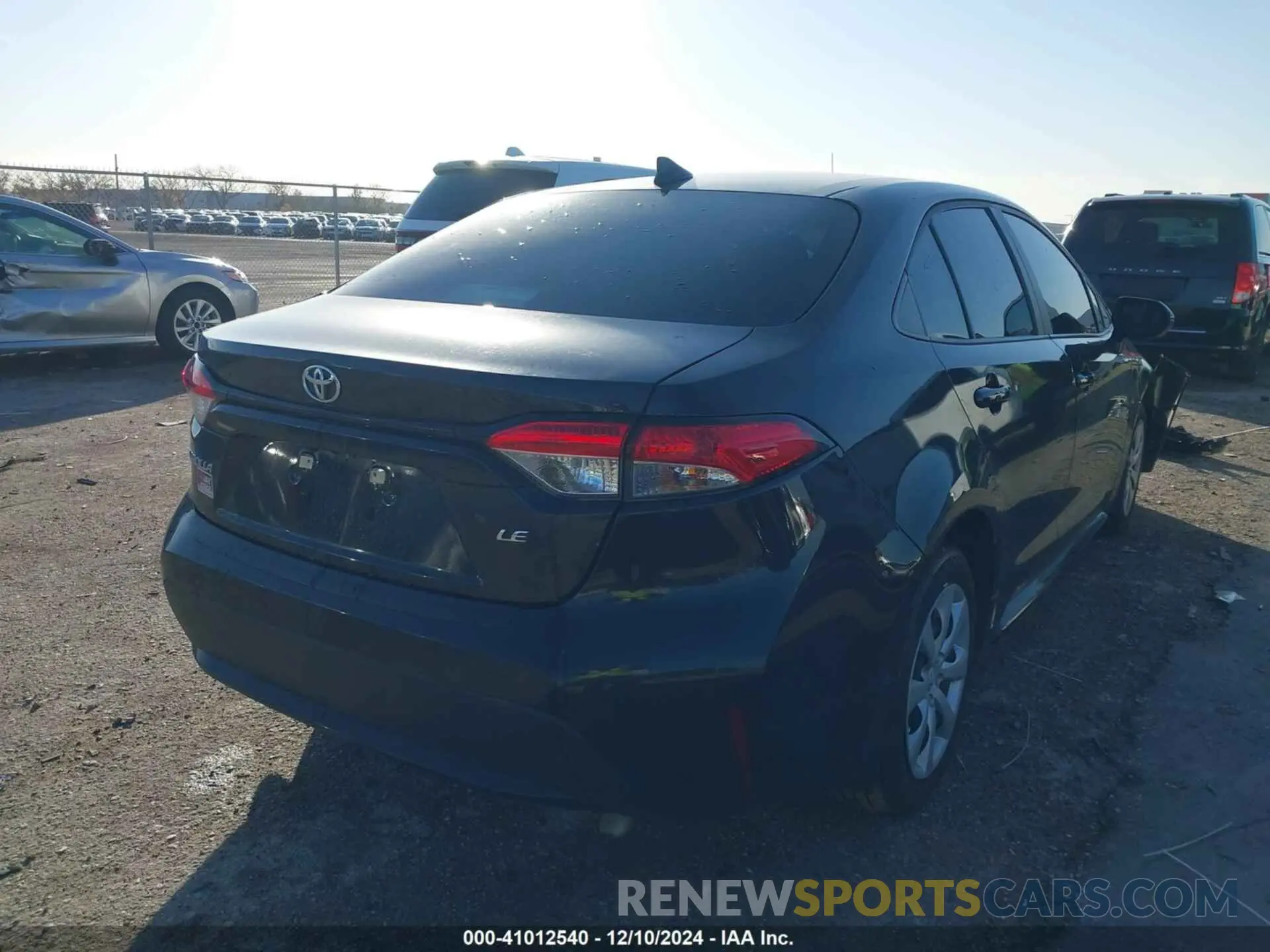 4 Photograph of a damaged car 5YFEPMAE7NP371687 TOYOTA COROLLA 2022