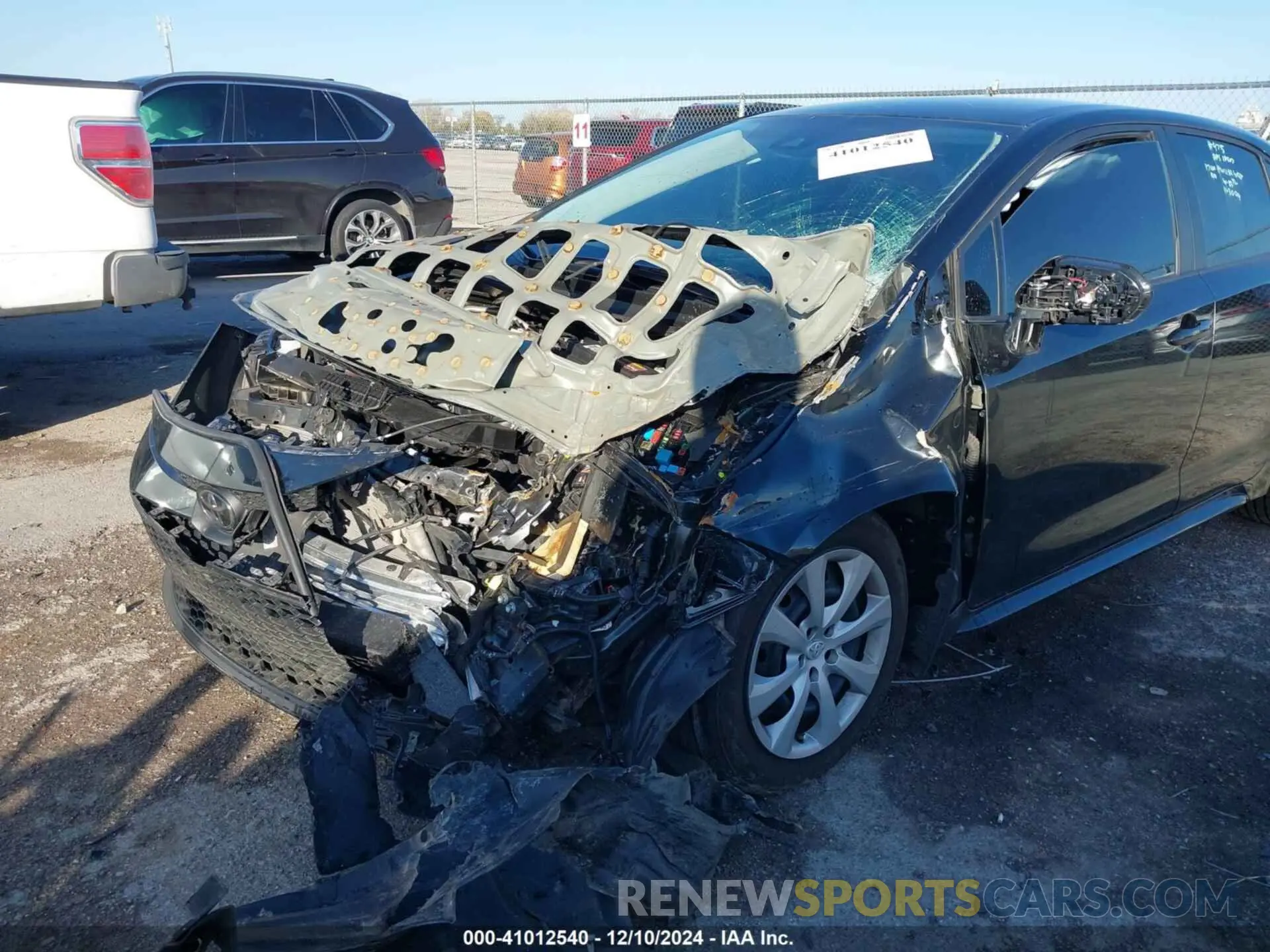 6 Photograph of a damaged car 5YFEPMAE7NP371687 TOYOTA COROLLA 2022