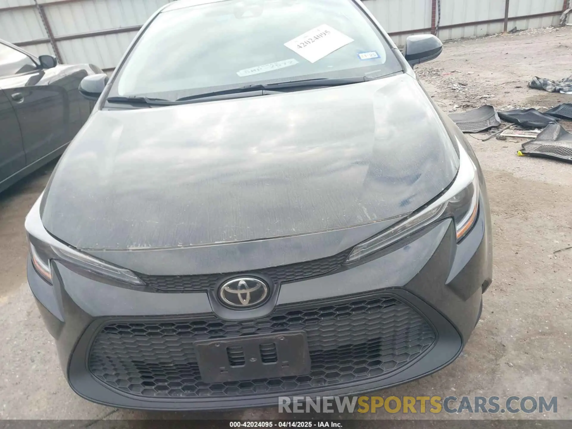 12 Photograph of a damaged car 5YFEPMAE7NP378994 TOYOTA COROLLA 2022