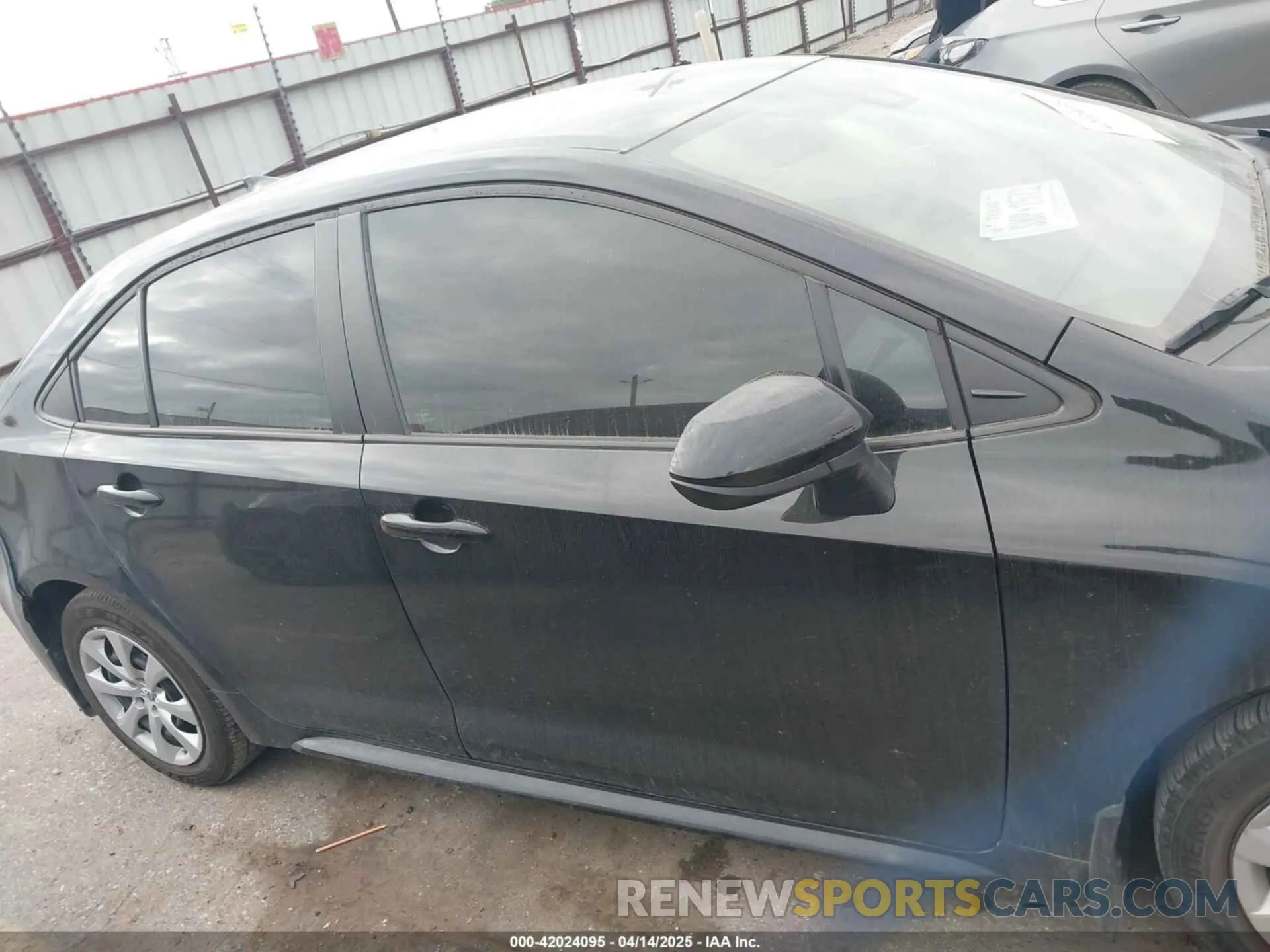 13 Photograph of a damaged car 5YFEPMAE7NP378994 TOYOTA COROLLA 2022