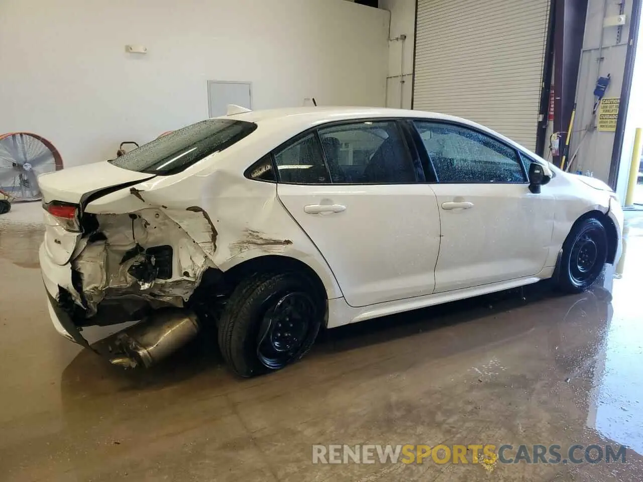 3 Photograph of a damaged car 5YFEPMAE7NP380289 TOYOTA COROLLA 2022