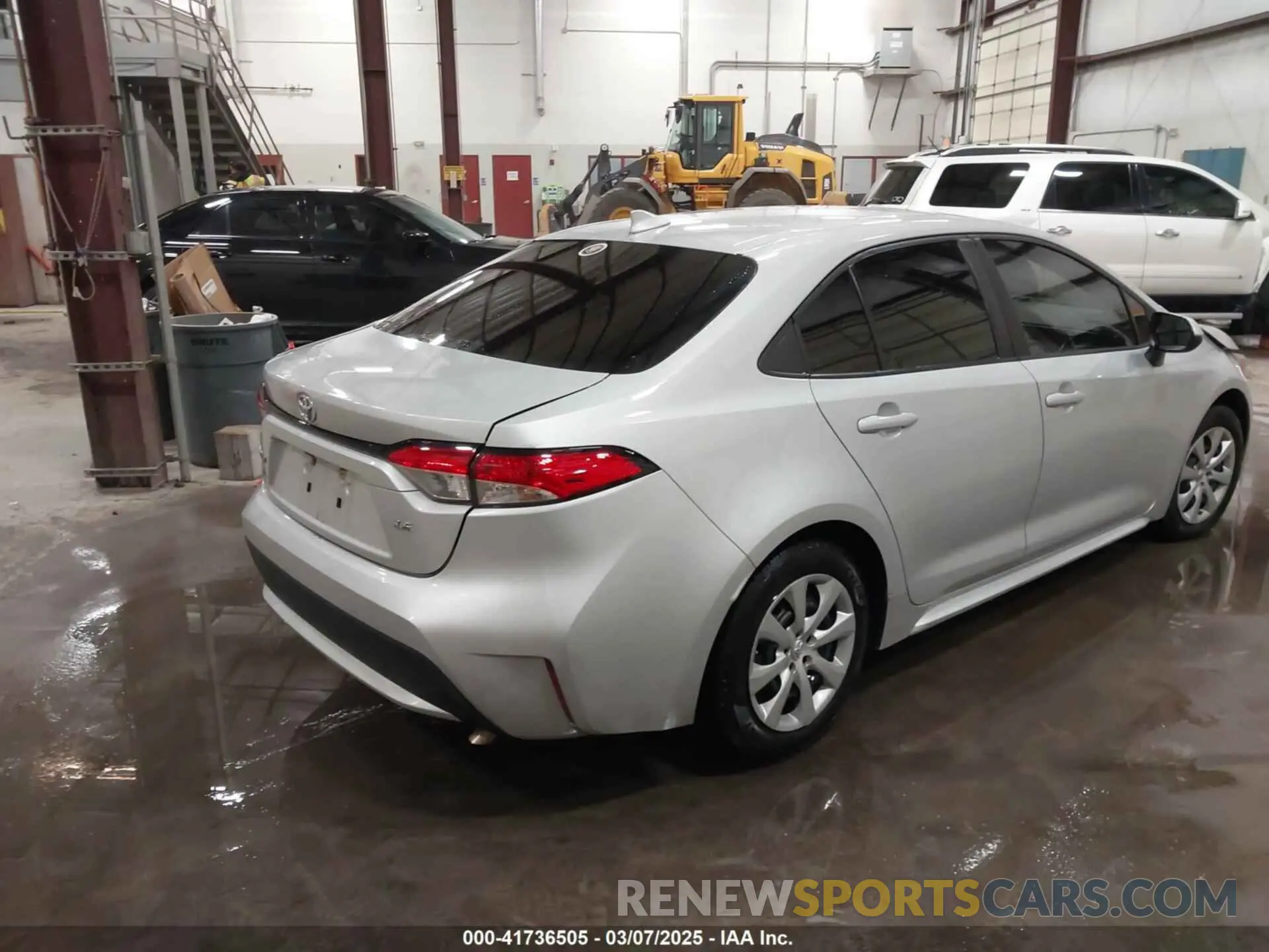 4 Photograph of a damaged car 5YFEPMAE7NP380843 TOYOTA COROLLA 2022