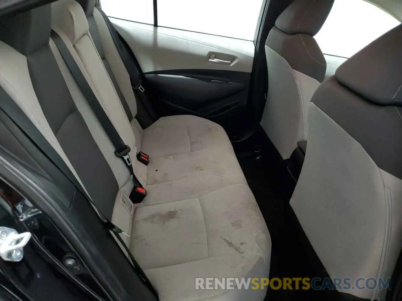 10 Photograph of a damaged car 5YFEPMAE7NP381586 TOYOTA COROLLA 2022