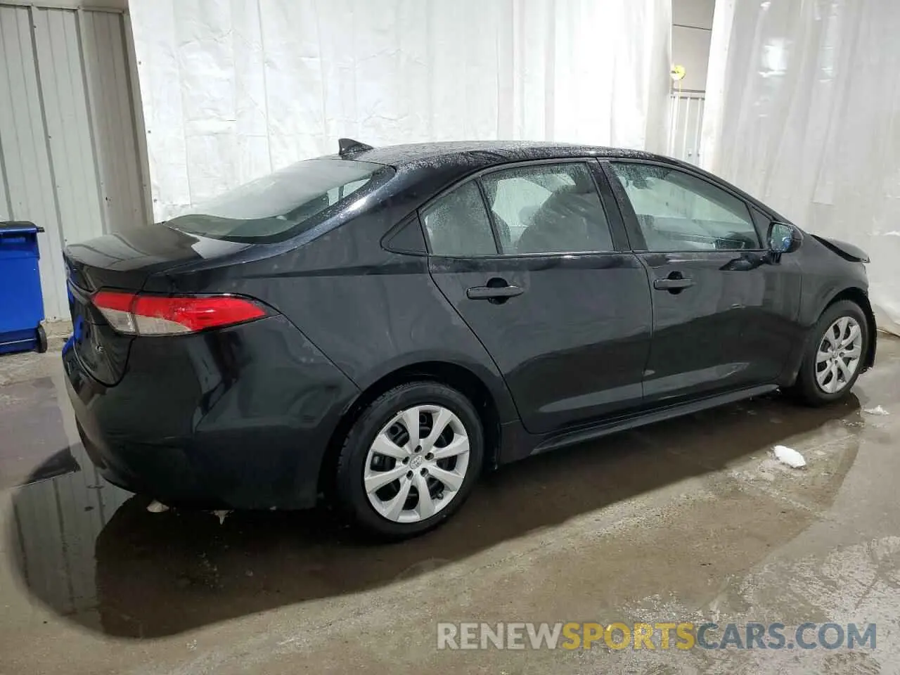 3 Photograph of a damaged car 5YFEPMAE7NP381586 TOYOTA COROLLA 2022