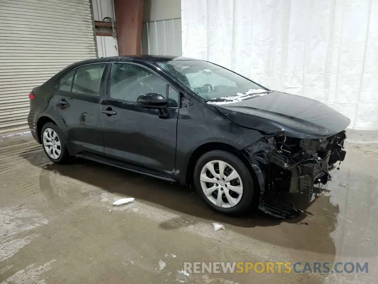 4 Photograph of a damaged car 5YFEPMAE7NP381586 TOYOTA COROLLA 2022