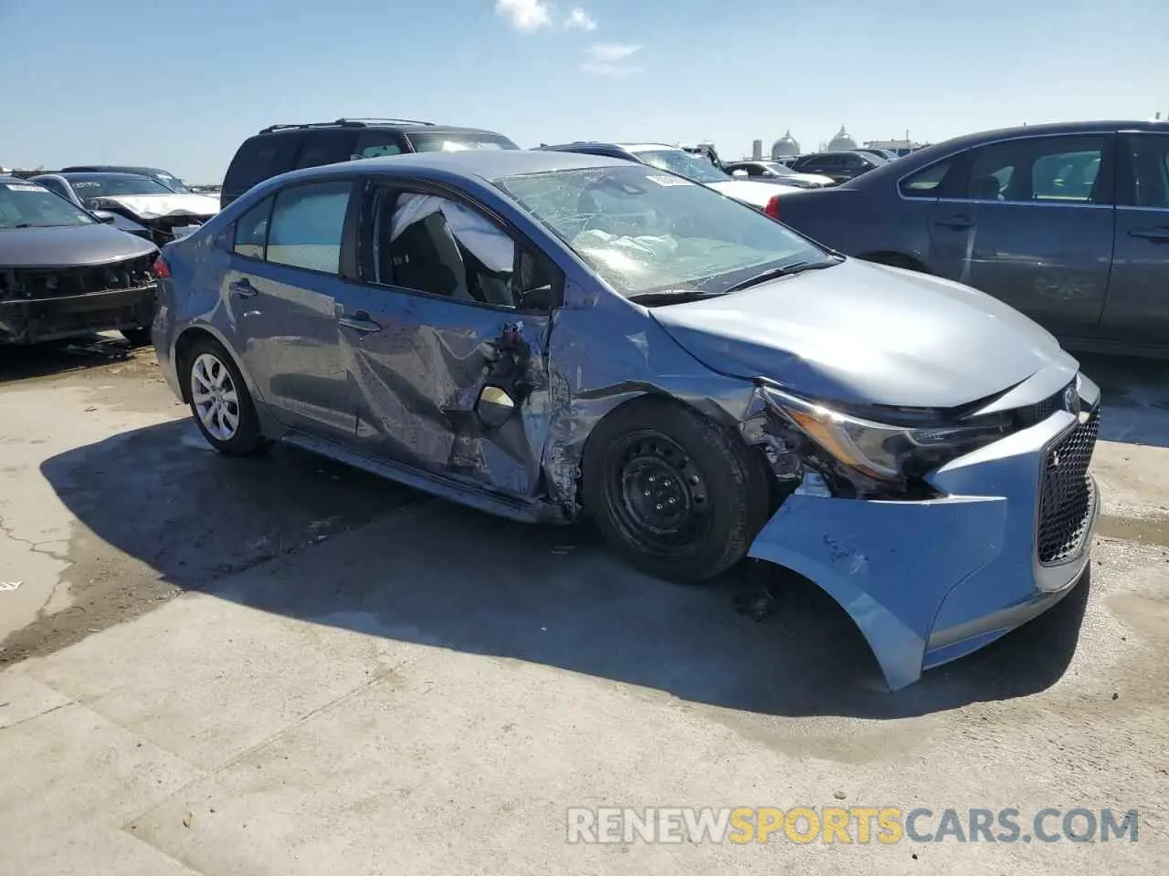 4 Photograph of a damaged car 5YFEPMAE7NP383953 TOYOTA COROLLA 2022