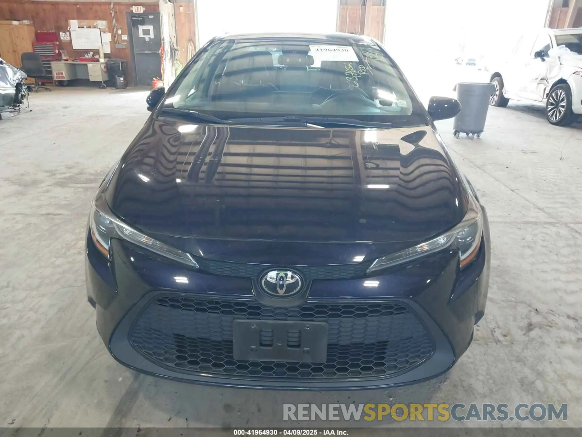 12 Photograph of a damaged car 5YFEPMAE7NP390174 TOYOTA COROLLA 2022