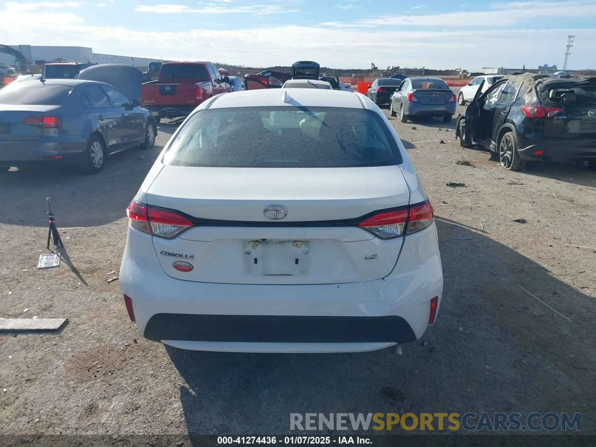 16 Photograph of a damaged car 5YFEPMAE7NP390269 TOYOTA COROLLA 2022