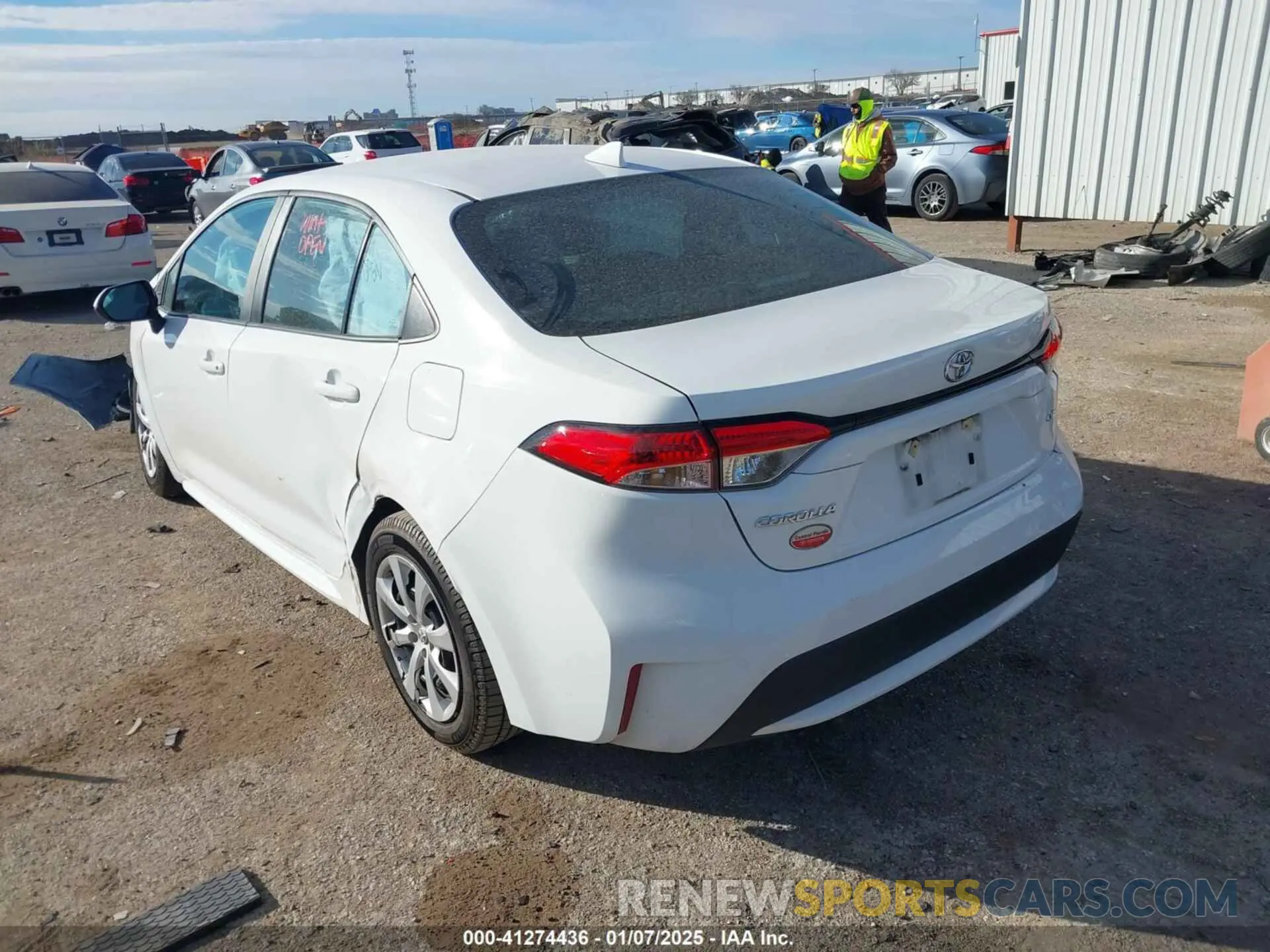 3 Photograph of a damaged car 5YFEPMAE7NP390269 TOYOTA COROLLA 2022