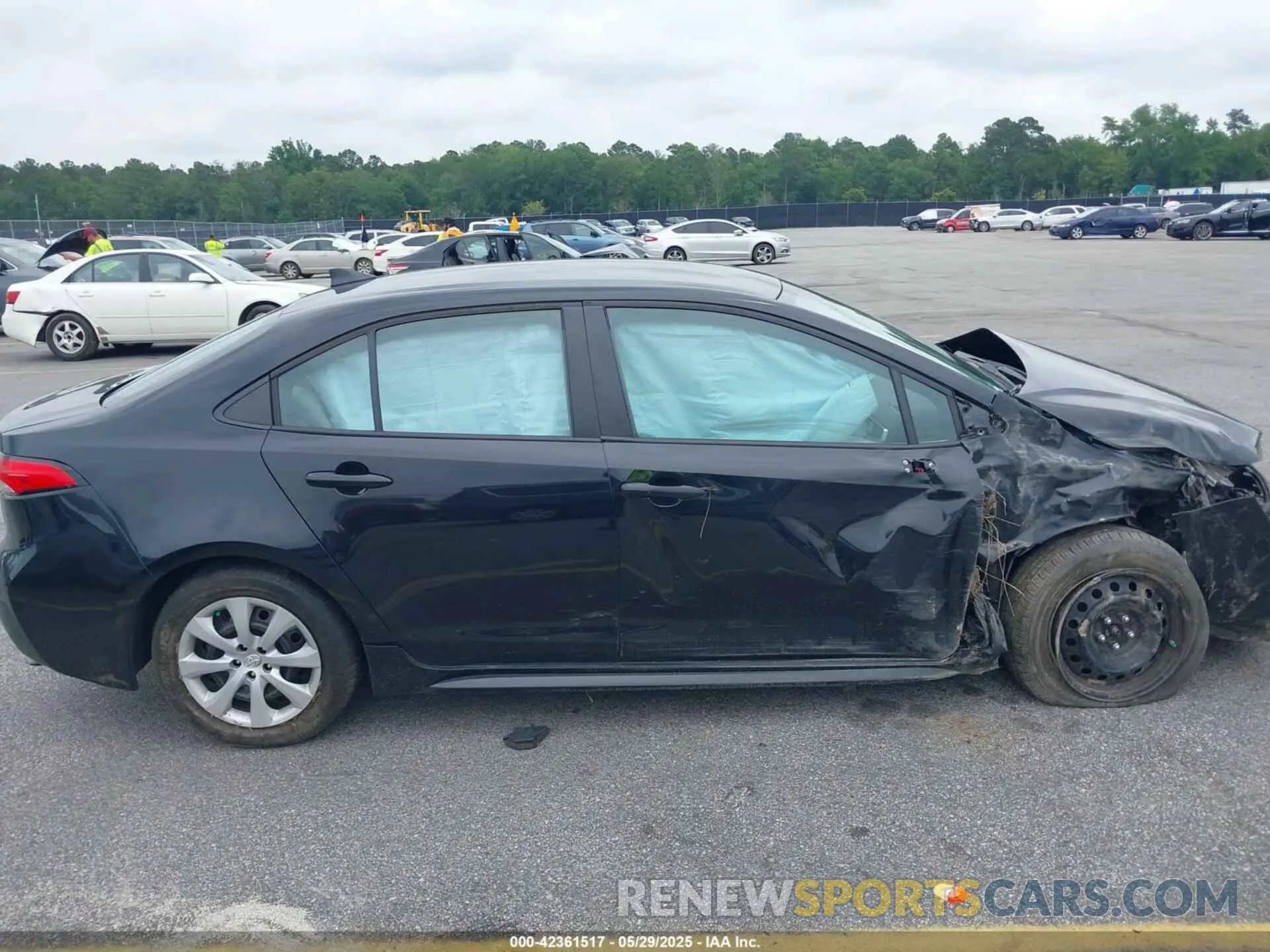 14 Photograph of a damaged car 5YFEPMAE7NP390966 TOYOTA COROLLA 2022