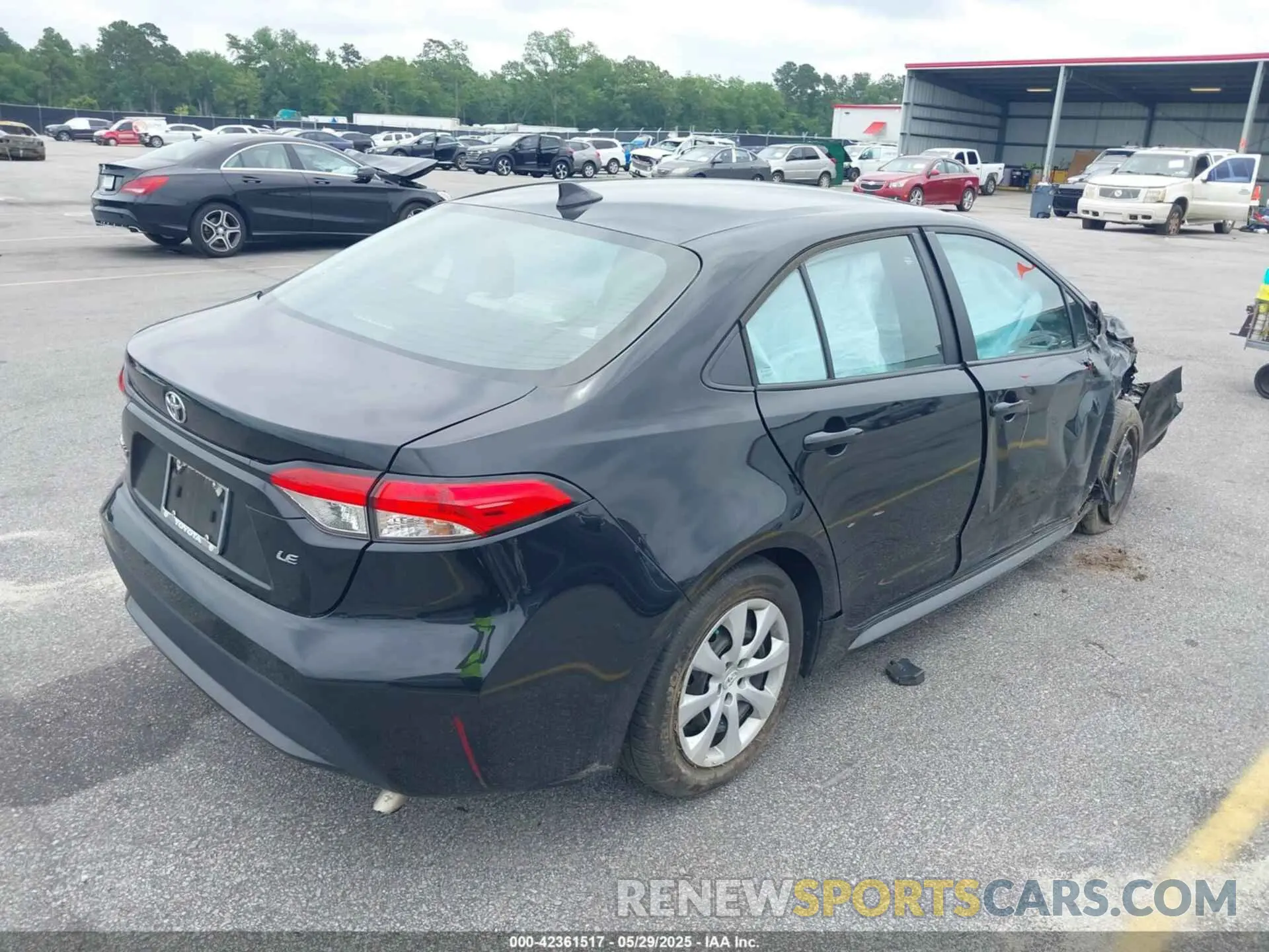 4 Photograph of a damaged car 5YFEPMAE7NP390966 TOYOTA COROLLA 2022