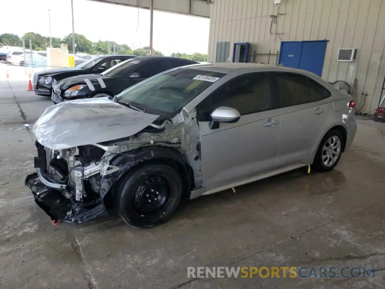 1 Photograph of a damaged car 5YFEPMAE7NP392118 TOYOTA COROLLA 2022