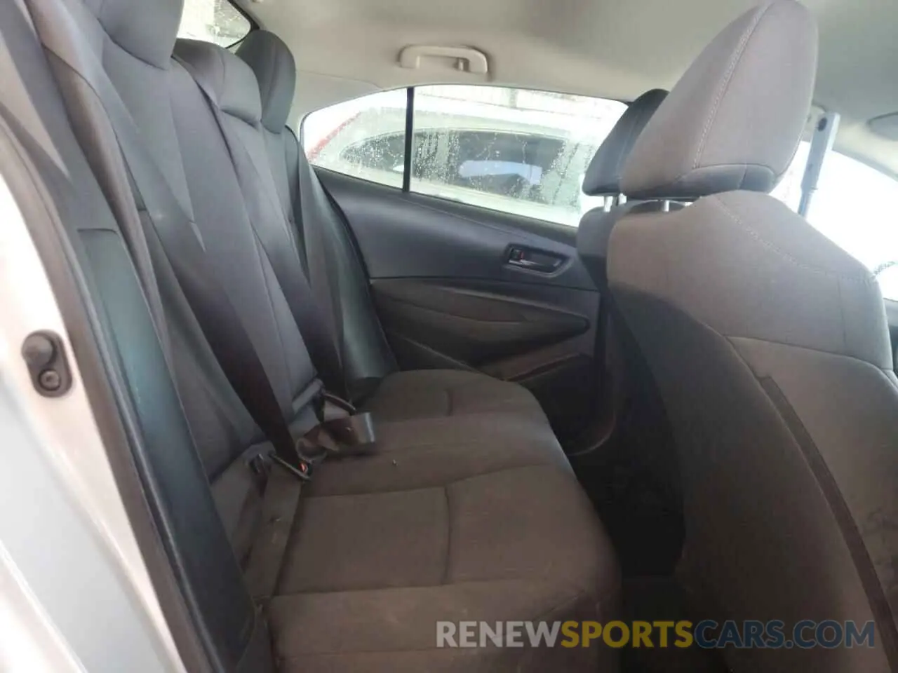 10 Photograph of a damaged car 5YFEPMAE7NP392118 TOYOTA COROLLA 2022