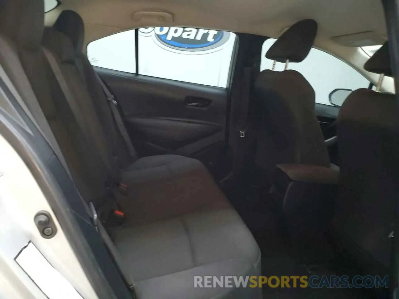 10 Photograph of a damaged car 5YFEPMAE8NP275180 TOYOTA COROLLA 2022