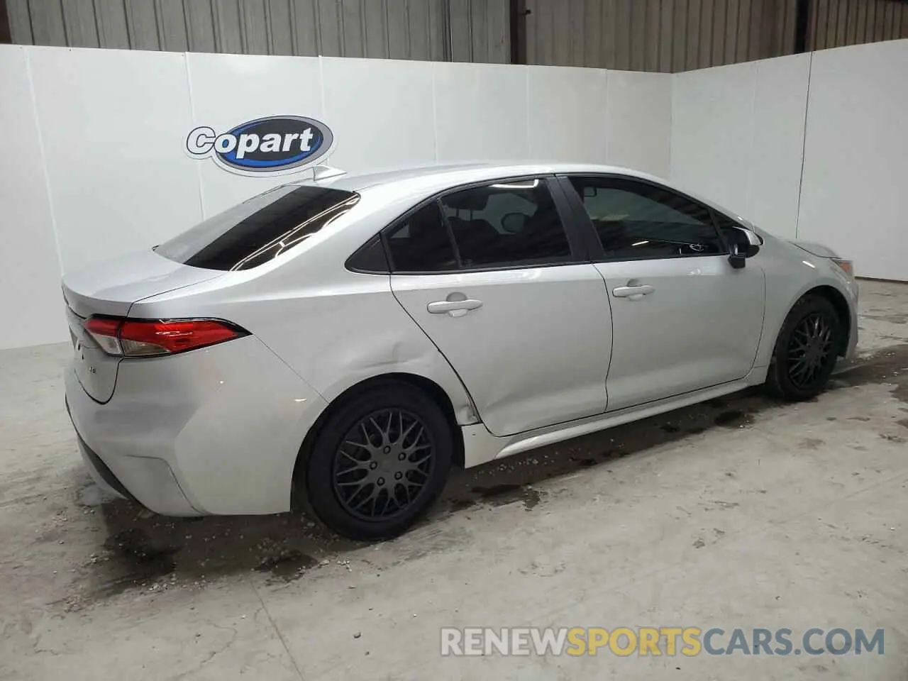 3 Photograph of a damaged car 5YFEPMAE8NP275180 TOYOTA COROLLA 2022