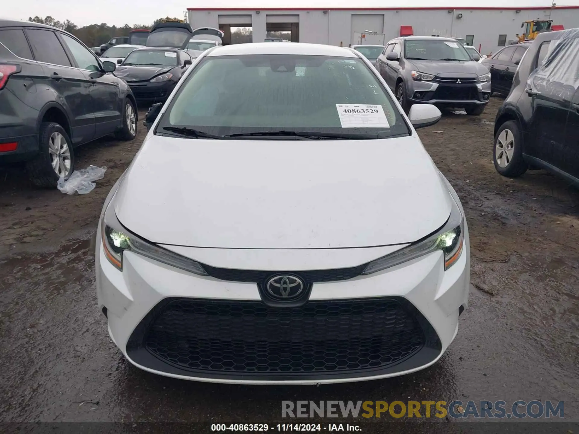 11 Photograph of a damaged car 5YFEPMAE8NP279214 TOYOTA COROLLA 2022