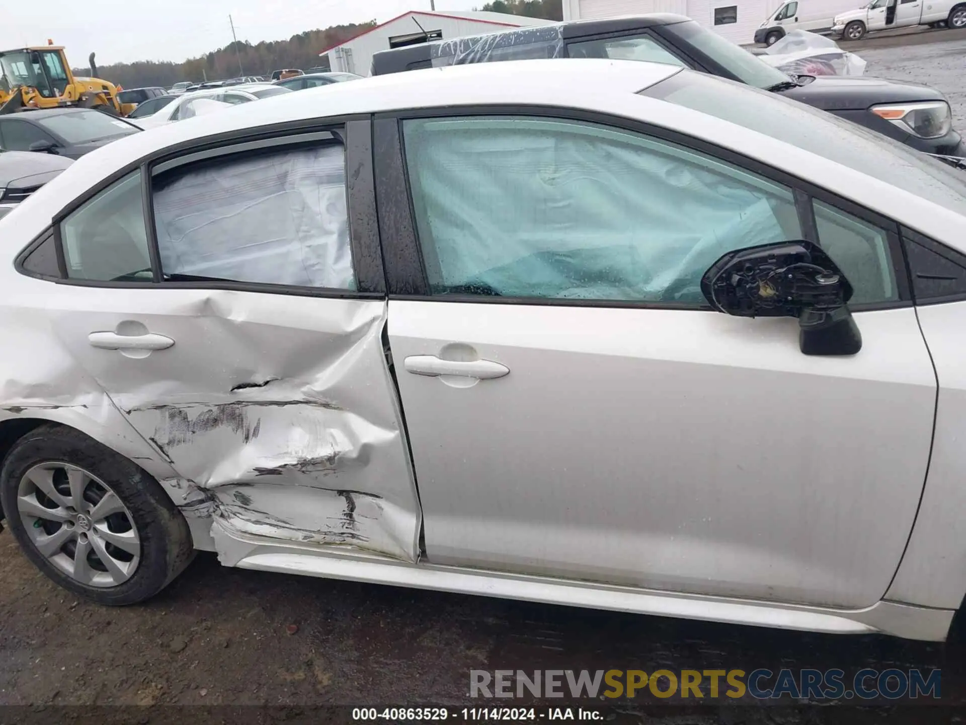 12 Photograph of a damaged car 5YFEPMAE8NP279214 TOYOTA COROLLA 2022