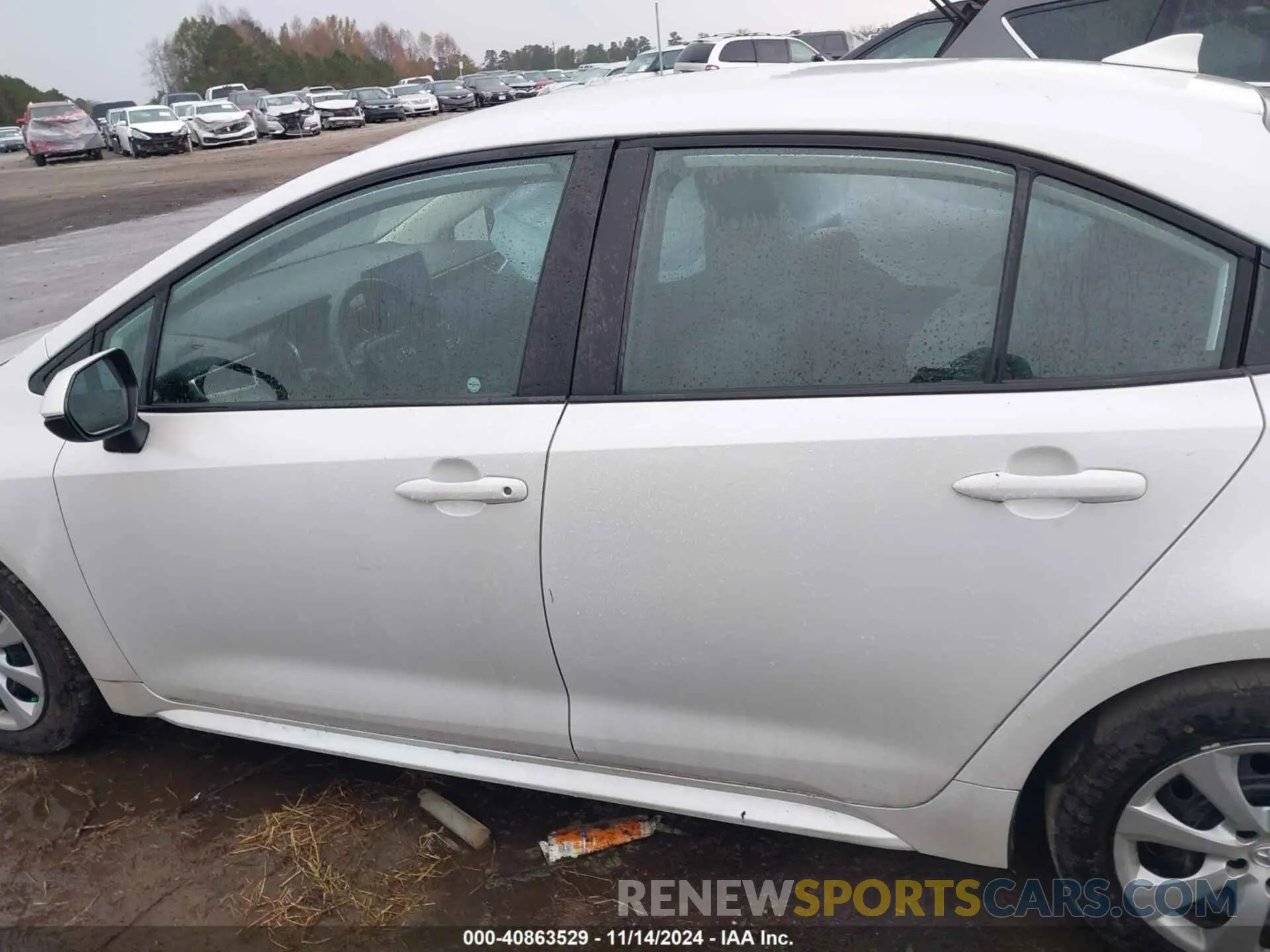 13 Photograph of a damaged car 5YFEPMAE8NP279214 TOYOTA COROLLA 2022