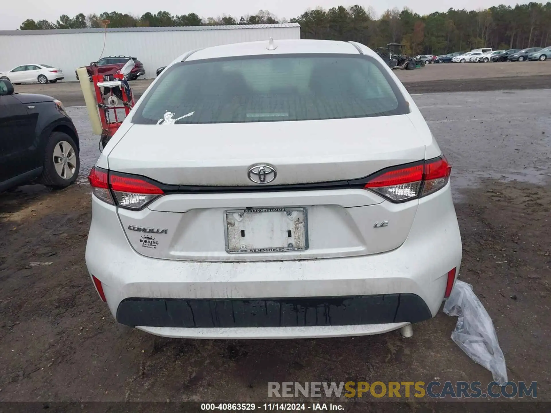 15 Photograph of a damaged car 5YFEPMAE8NP279214 TOYOTA COROLLA 2022