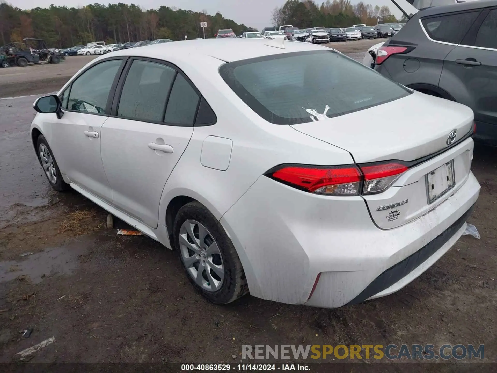 3 Photograph of a damaged car 5YFEPMAE8NP279214 TOYOTA COROLLA 2022