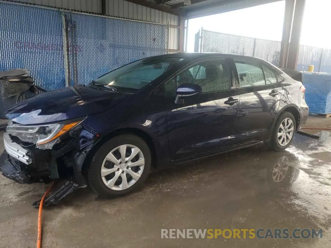 1 Photograph of a damaged car 5YFEPMAE8NP293016 TOYOTA COROLLA 2022