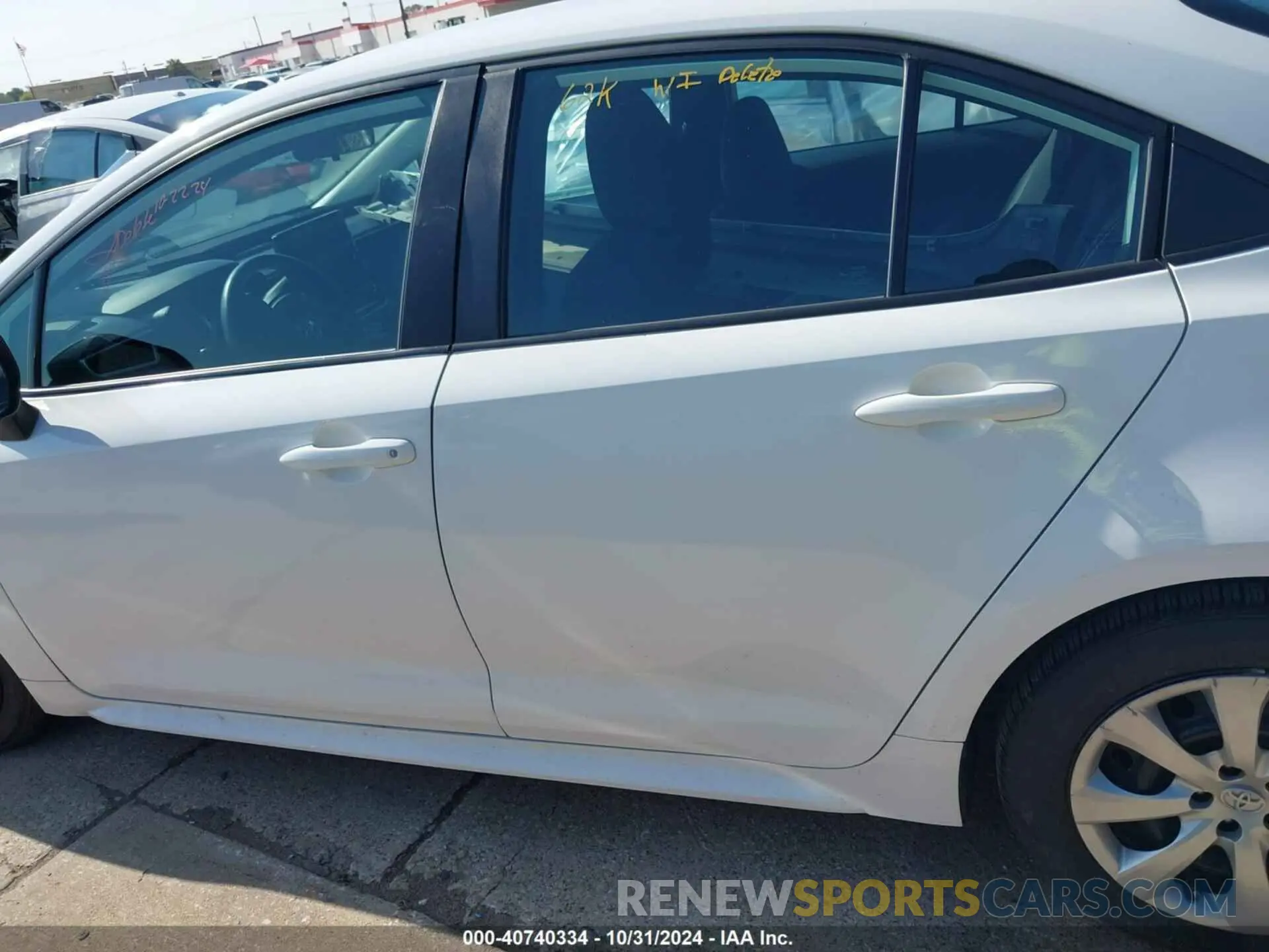 14 Photograph of a damaged car 5YFEPMAE8NP296708 TOYOTA COROLLA 2022