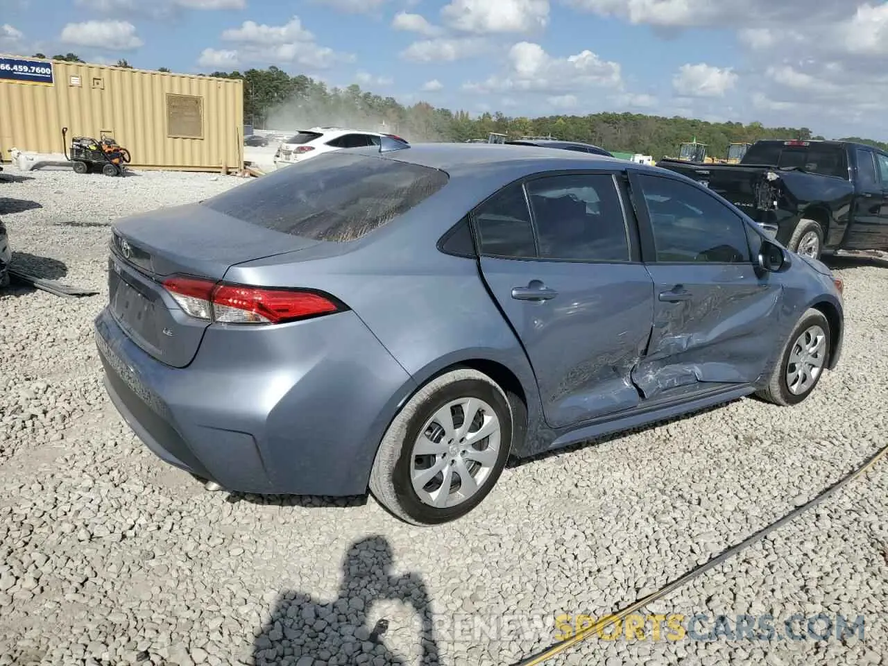 3 Photograph of a damaged car 5YFEPMAE8NP310817 TOYOTA COROLLA 2022