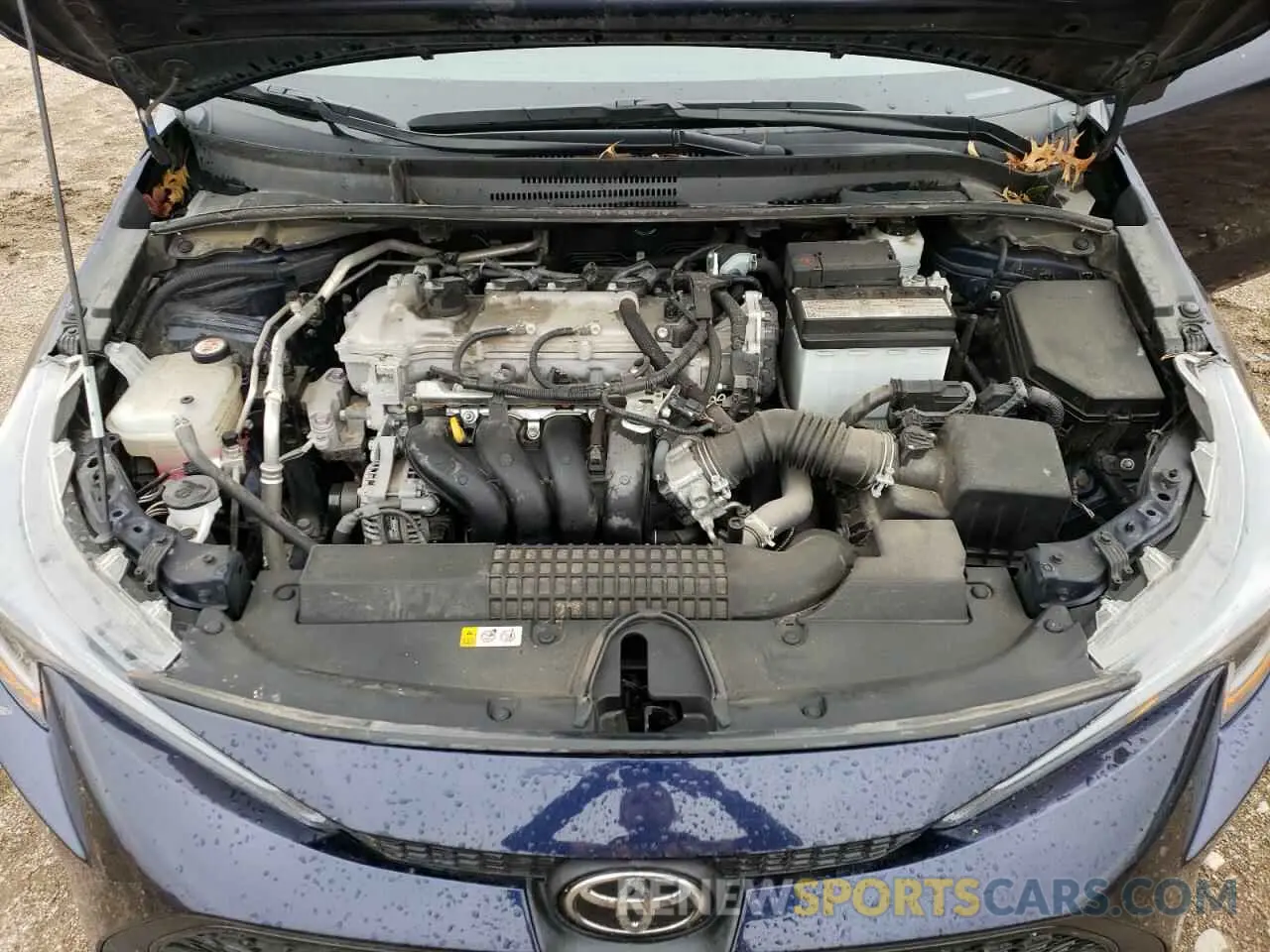 11 Photograph of a damaged car 5YFEPMAE8NP319159 TOYOTA COROLLA 2022