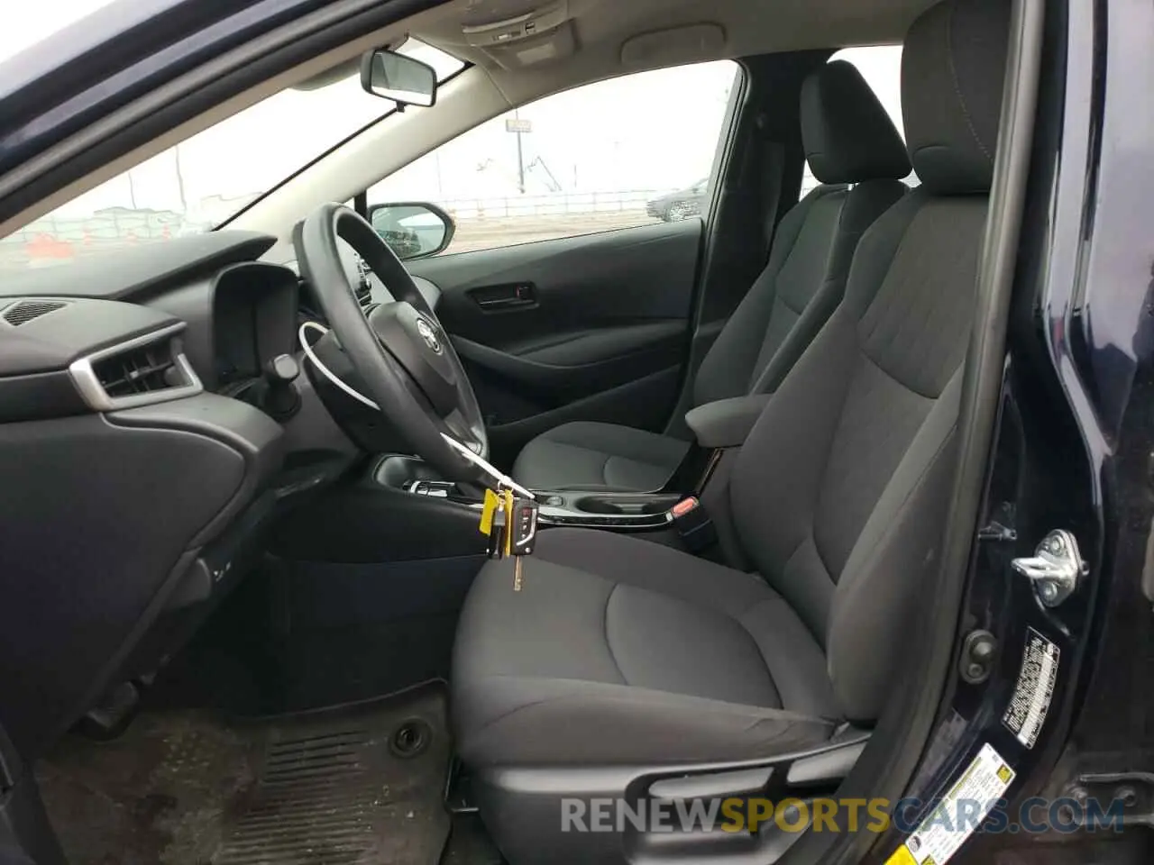 7 Photograph of a damaged car 5YFEPMAE8NP319159 TOYOTA COROLLA 2022