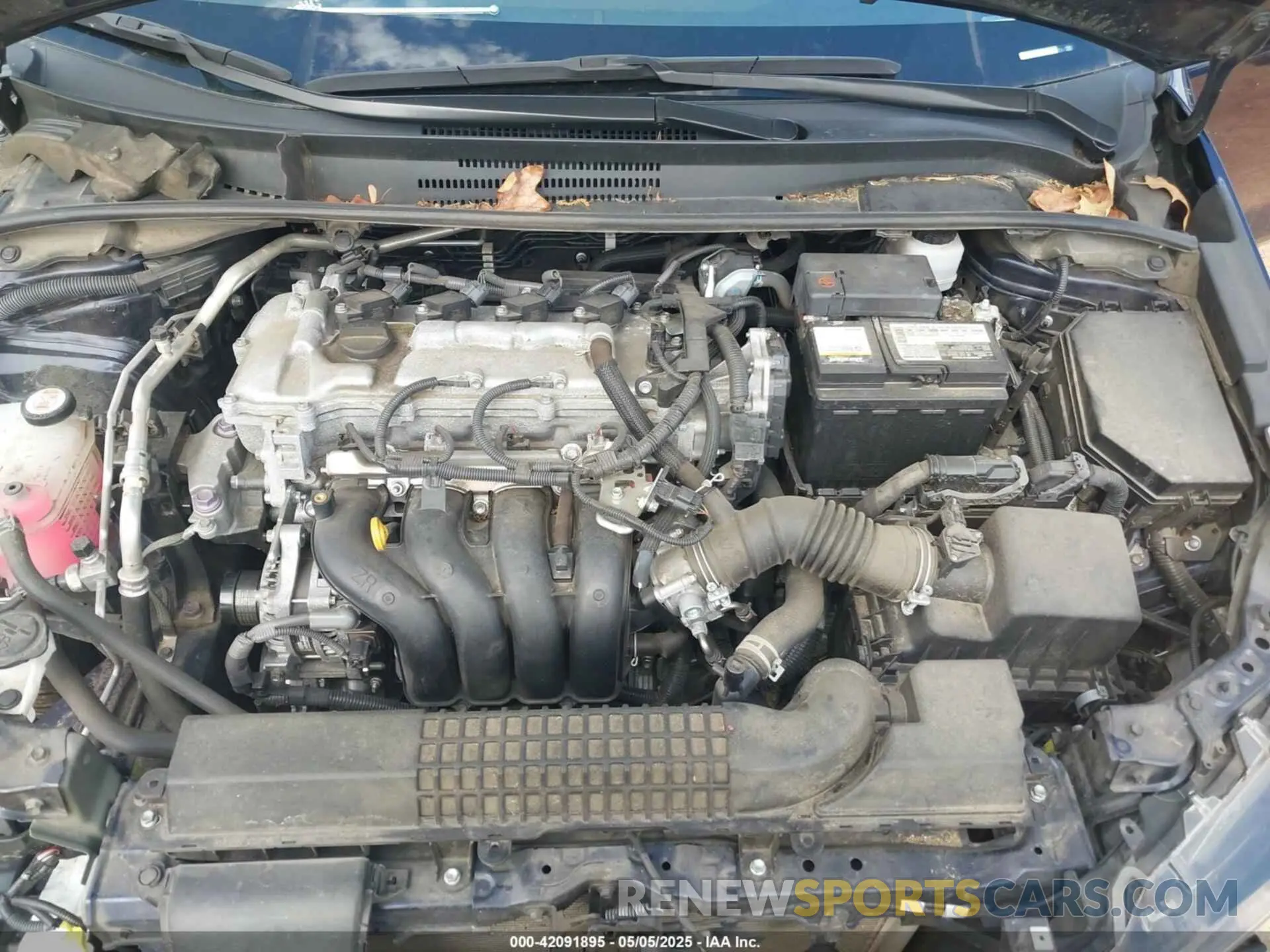 10 Photograph of a damaged car 5YFEPMAE8NP321767 TOYOTA COROLLA 2022