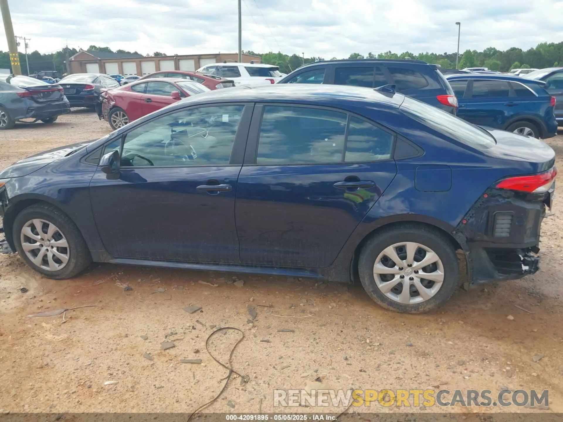14 Photograph of a damaged car 5YFEPMAE8NP321767 TOYOTA COROLLA 2022