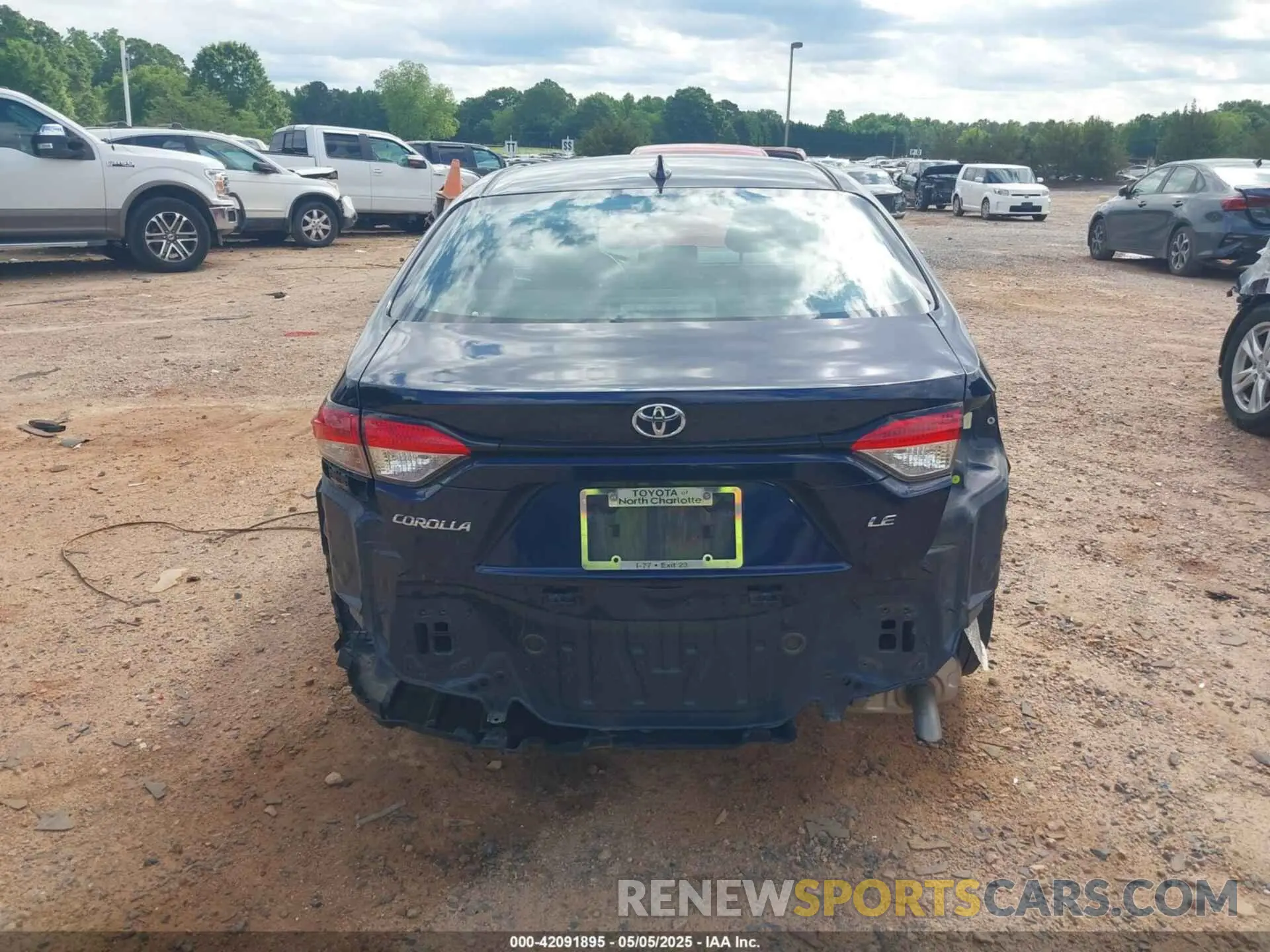 16 Photograph of a damaged car 5YFEPMAE8NP321767 TOYOTA COROLLA 2022