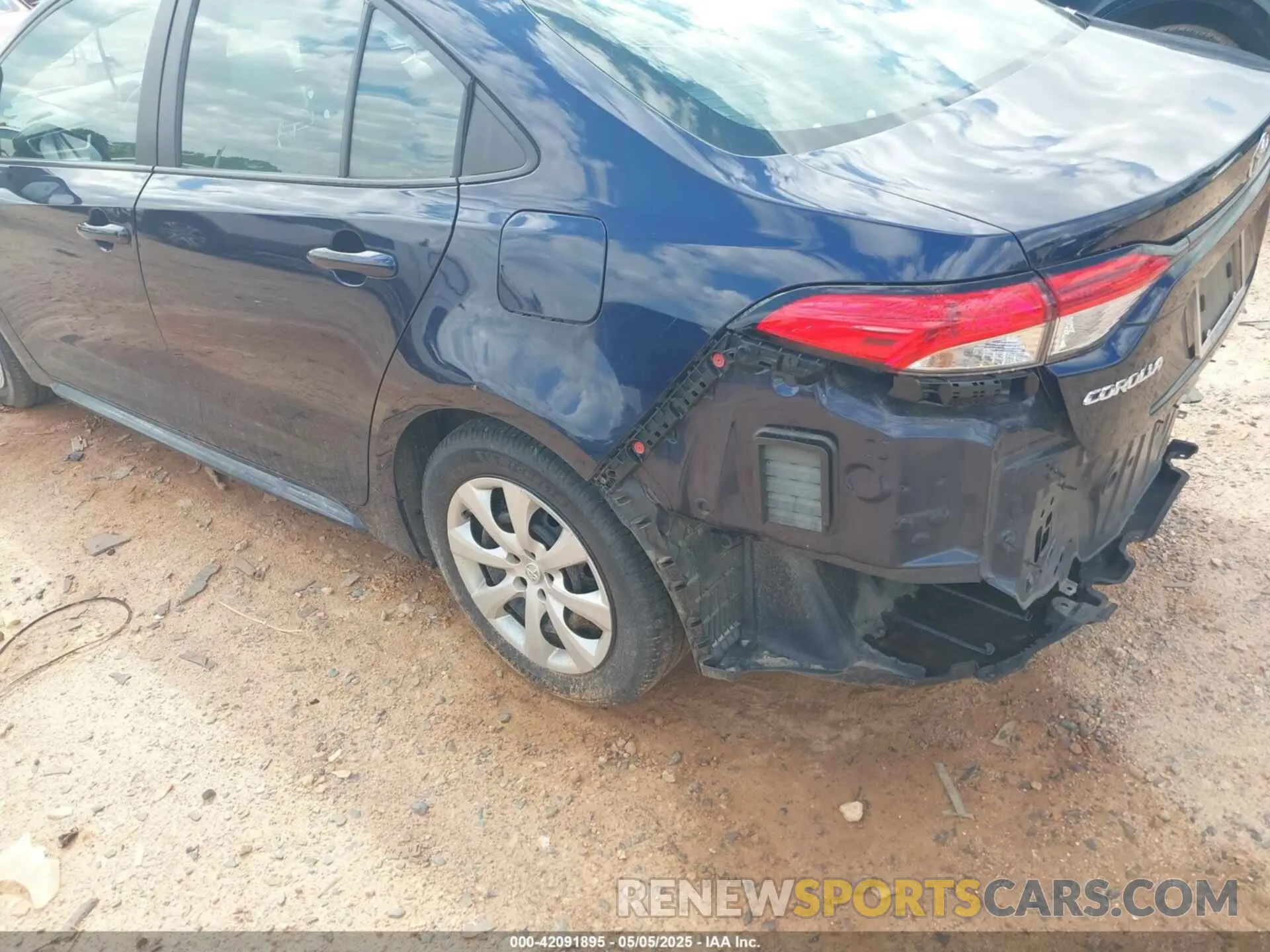 20 Photograph of a damaged car 5YFEPMAE8NP321767 TOYOTA COROLLA 2022