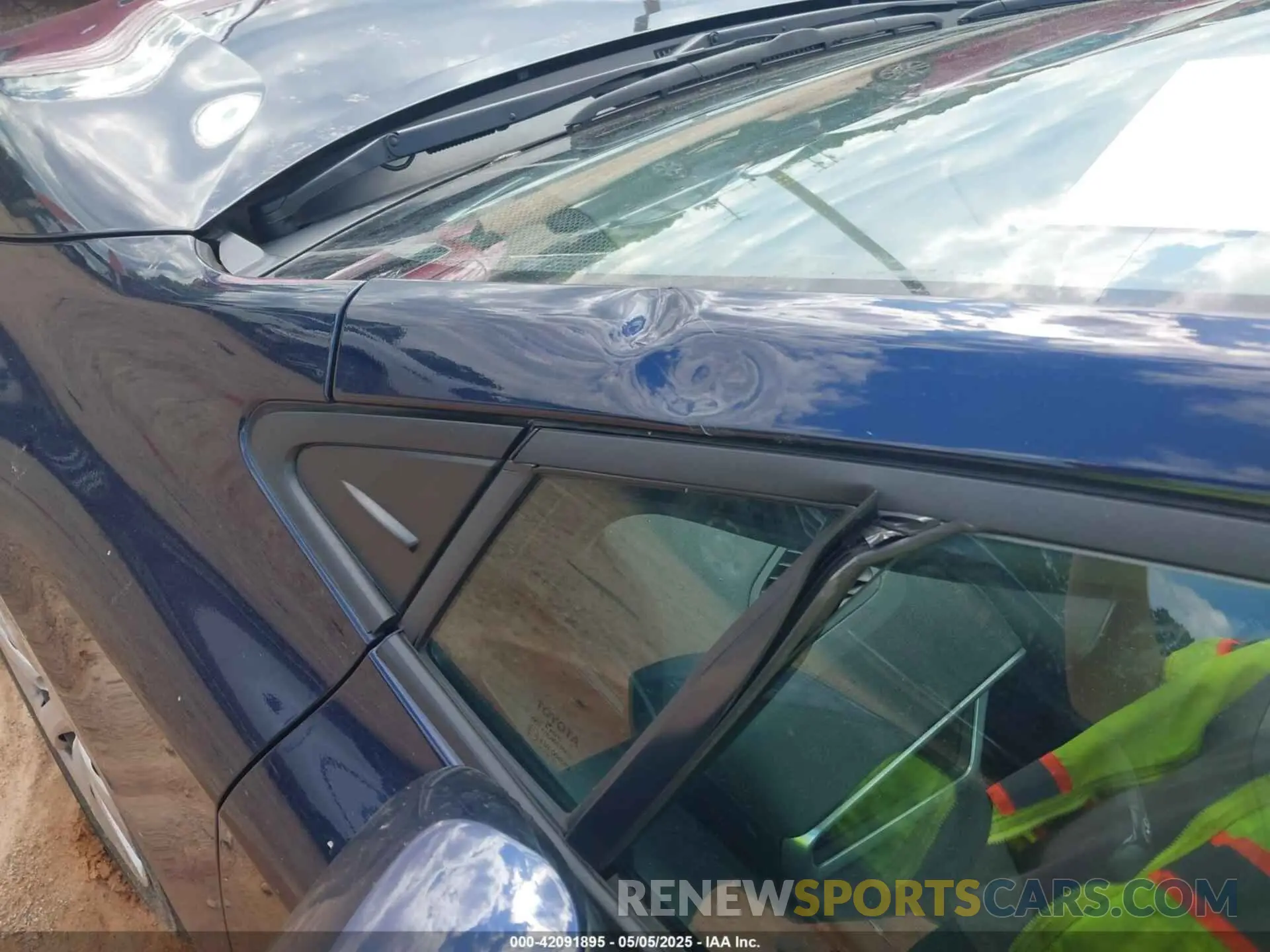 21 Photograph of a damaged car 5YFEPMAE8NP321767 TOYOTA COROLLA 2022