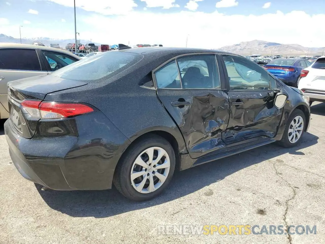 3 Photograph of a damaged car 5YFEPMAE8NP324815 TOYOTA COROLLA 2022